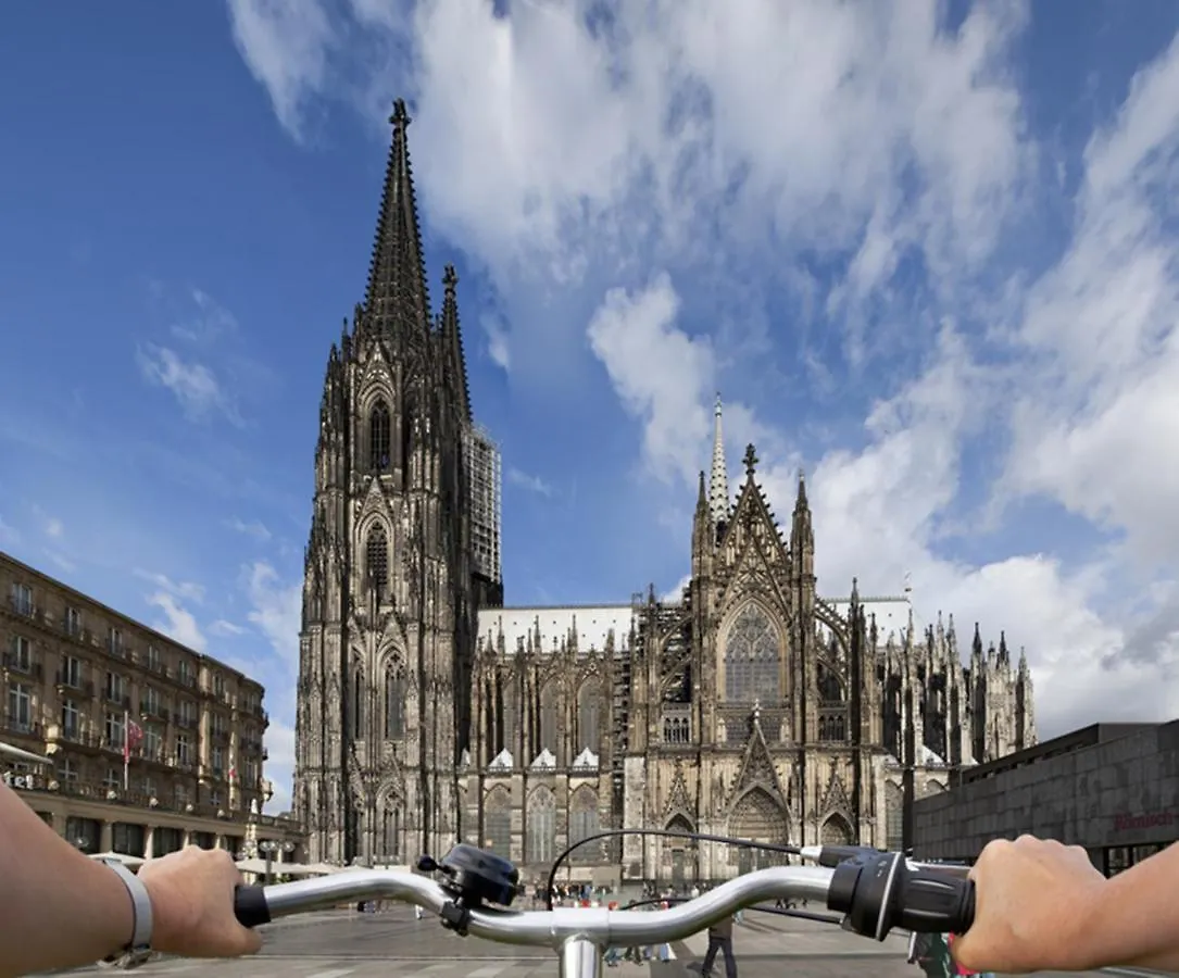 Smarty Cologne Dom Hotel - Boardinghouse - Kontaktloser Self Check-In