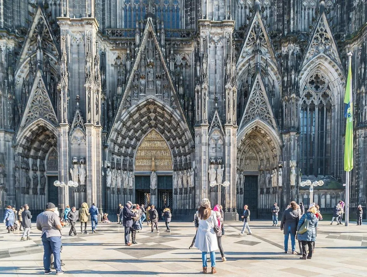 Smarty Cologne Dom Hotel - Boardinghouse - Kontaktloser Self Check-In