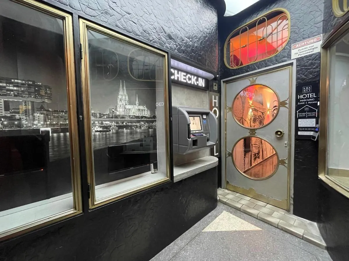 Smarty Cologne Dom Hotel - Boardinghouse - Kontaktloser Self Check-In Germany