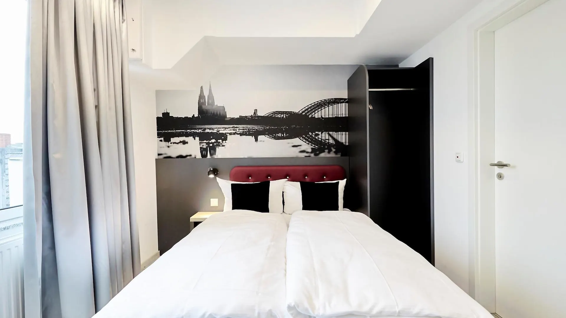 Smarty Cologne Dom Hotel - Boardinghouse - Kontaktloser Self Check-In 3*,