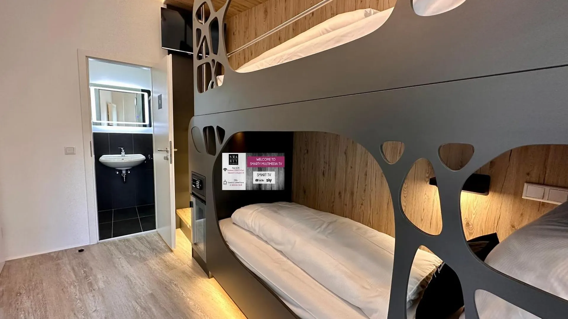 Smarty Cologne Dom Hotel - Boardinghouse - Kontaktloser Self Check-In contacts