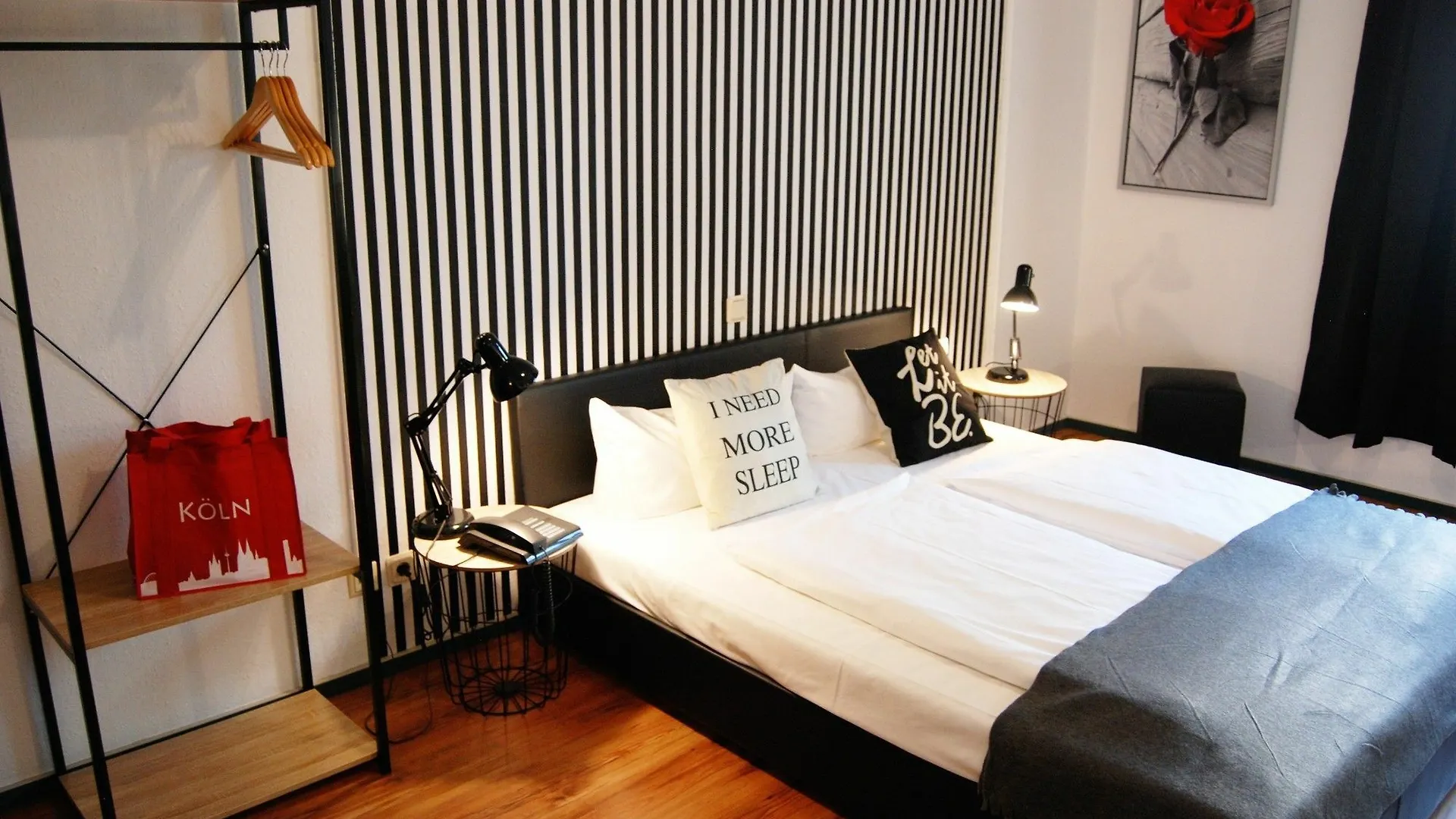 Smarty Cologne Dom Hotel - Boardinghouse - Kontaktloser Self Check-In 3*,