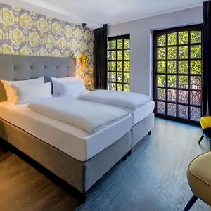 4* Hotel Rugs