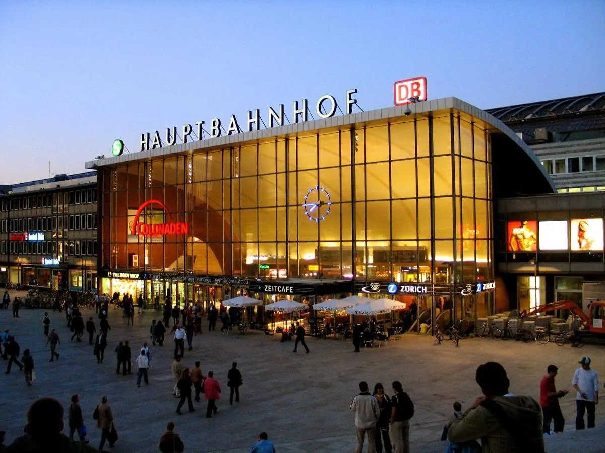 Smarty Cologne Dom Hotel - Boardinghouse - Kontaktloser Self Check-In