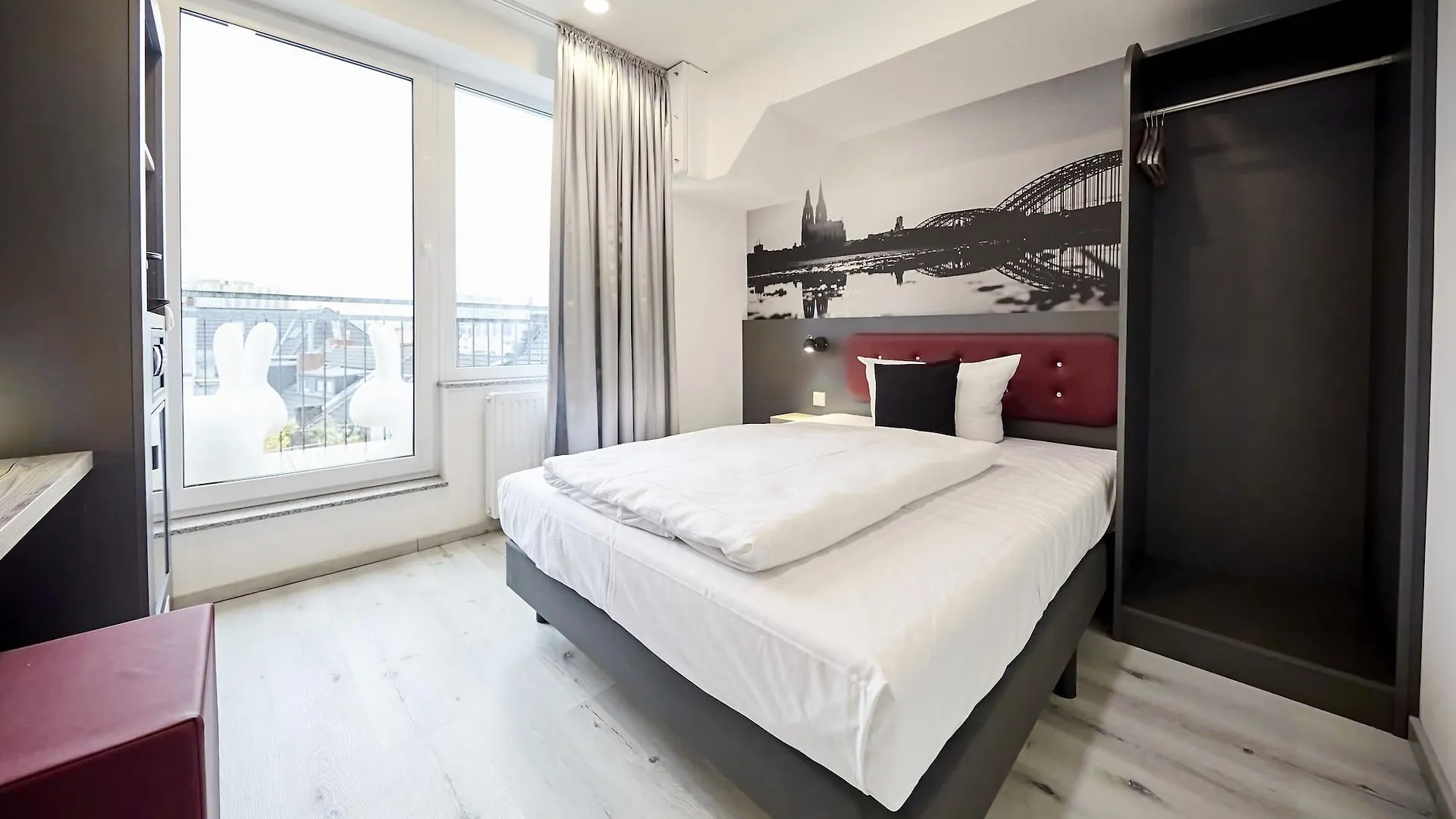 Smarty Cologne Dom Hotel - Boardinghouse - Kontaktloser Self Check-In