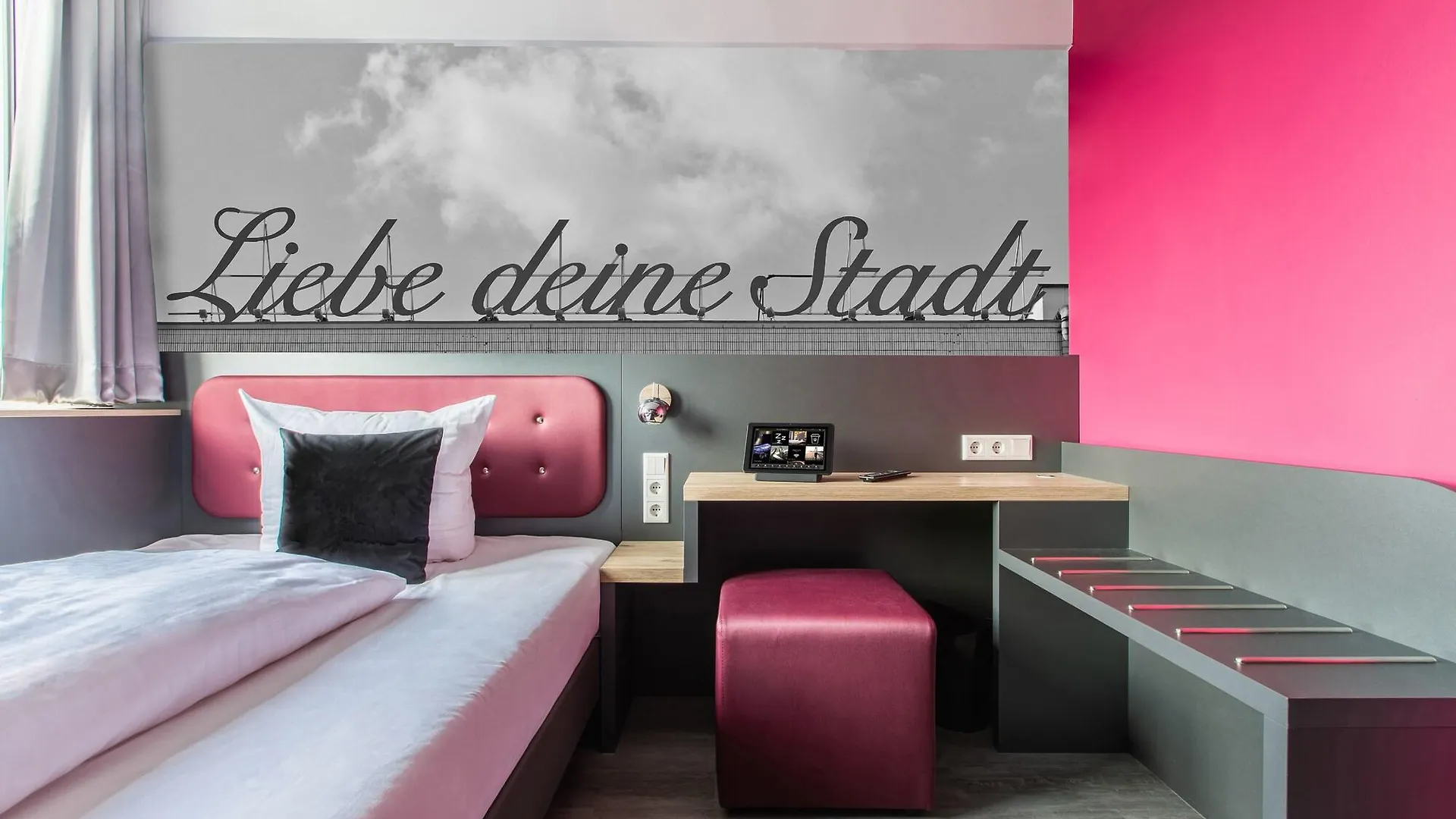 Smarty Cologne Dom Hotel - Boardinghouse - Kontaktloser Self Check-In