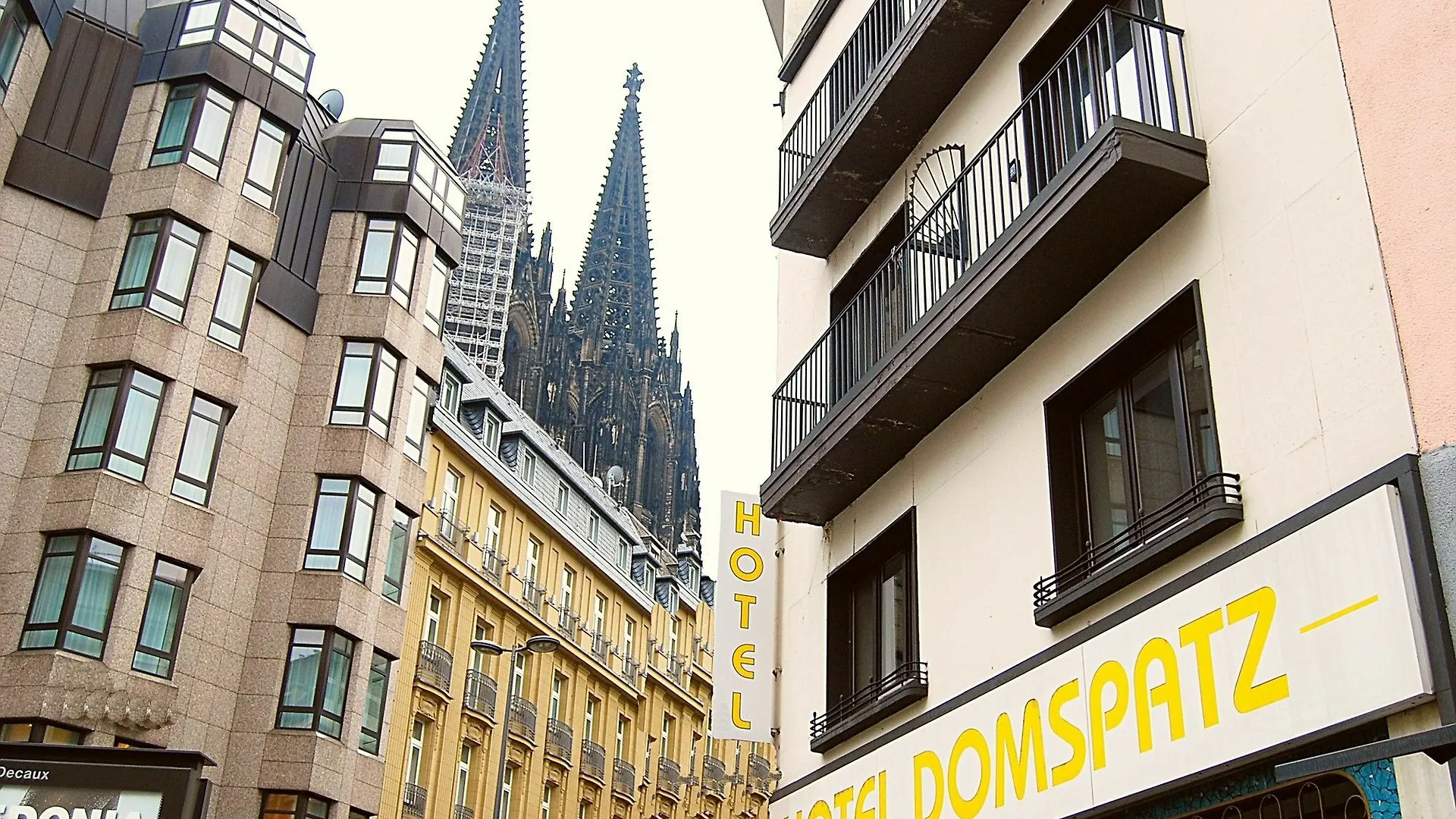 Smarty Cologne Dom Hotel - Boardinghouse - Kontaktloser Self Check-In